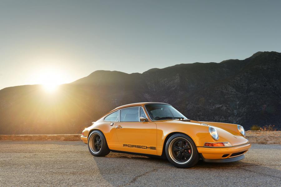  Porsche 911 by Singer 2010 года  (UK) (фото 6 из 16)
